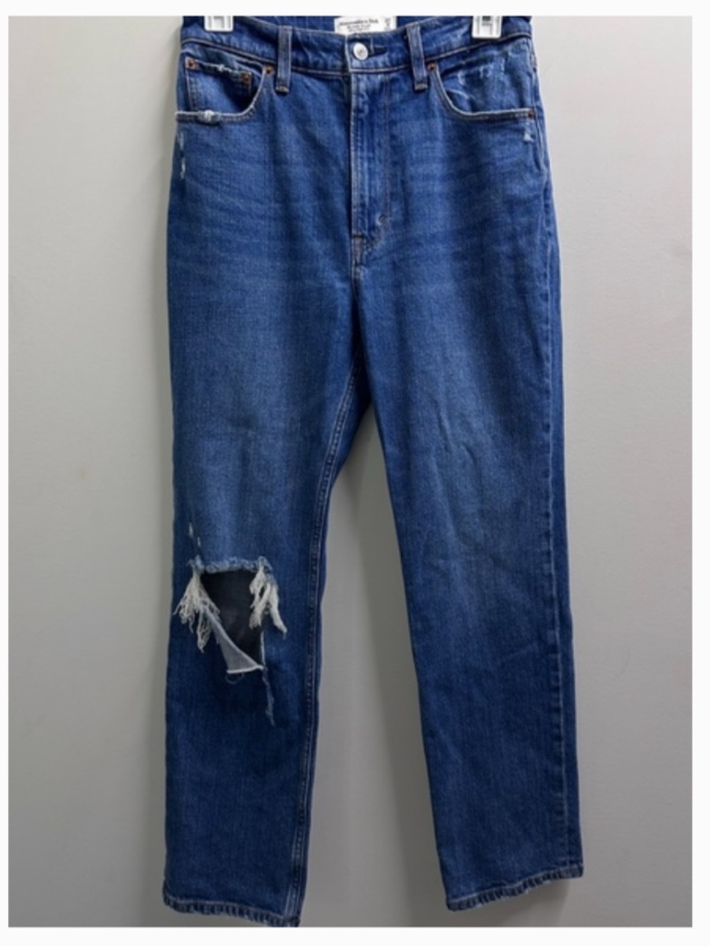 Abercrombie & Fitch women's The Ankle Straight Ultra High Rise Size 27/4